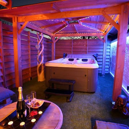 Lovina Chambre De Charme Avec Jaccuzi Вело Экстерьер фото