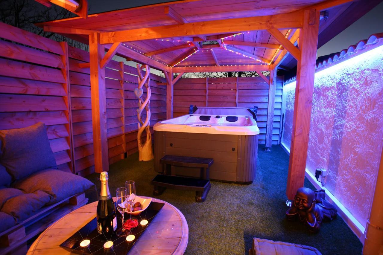 Lovina Chambre De Charme Avec Jaccuzi Вело Экстерьер фото